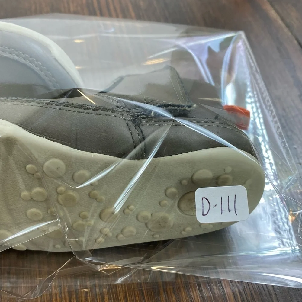 Carter’s Baby Shoes Boots Gray/Tan with Camo‎ On The Side Rubber Bottom Sz 4